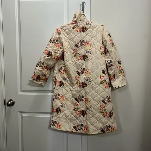 Samantha Sipos Off-White Quilted Sunburst Coat Size XS